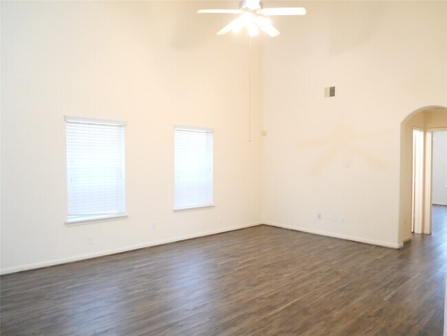 Building Photo - 14915 Aberdeen Meadow Lane