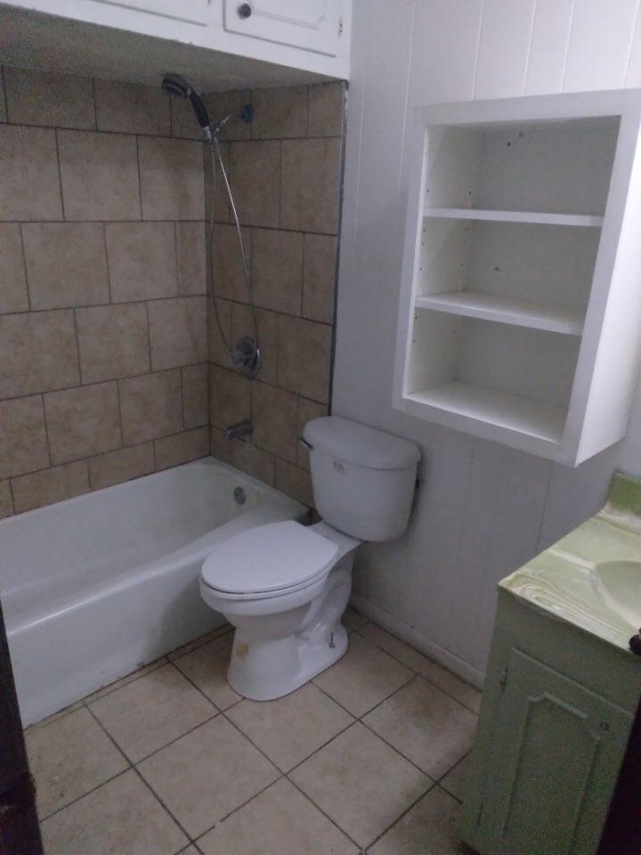 Building Photo - 2704 Houston St