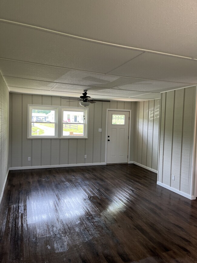 living room - 8412 Sevierville Pike