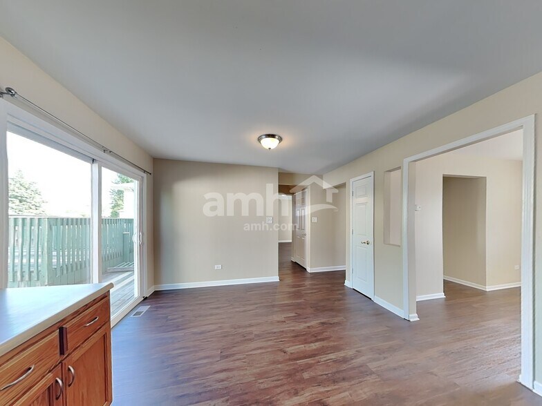 Building Photo - 2407 Joe Adler Dr