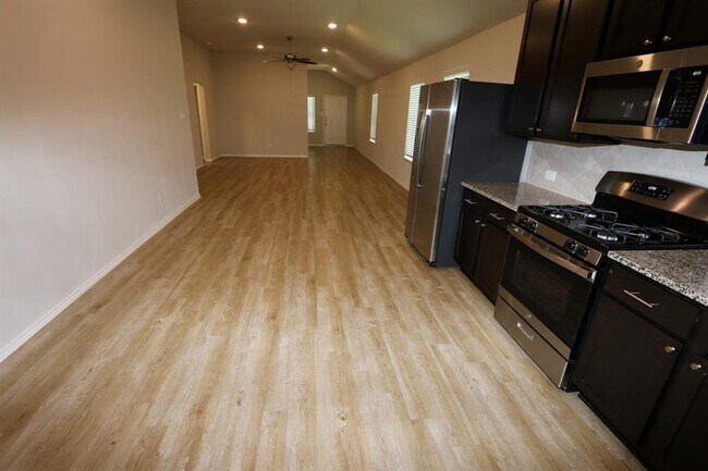 Building Photo - 21646 Calico Bush Trail