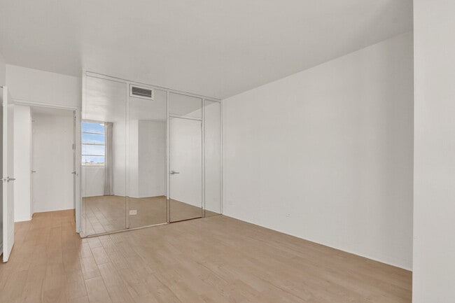 Building Photo - 2800 N Flagler Dr