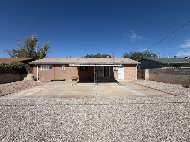 Building Photo - 2838 La Veta Dr