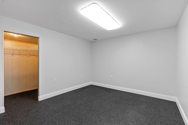 Building Photo - Luxury Remodeled 3Bed/2Bath w/ Finished Ba...