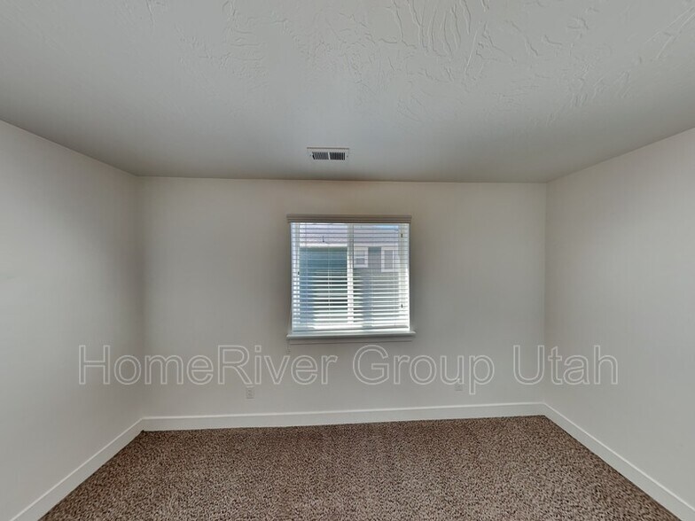Building Photo - 836 E 340 S