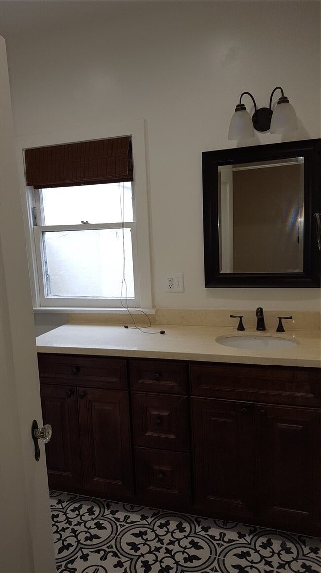 Building Photo - 57 Pomona Ave