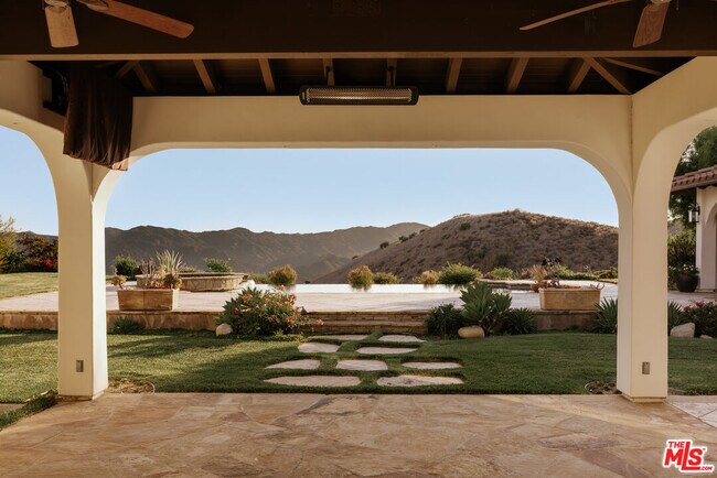 Building Photo - 25420 Prado De Azul