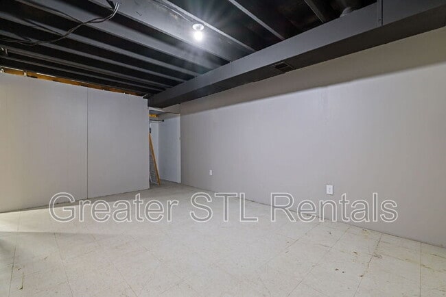 Building Photo - 208 Laurelwood Dr