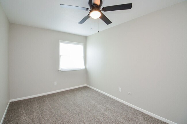 Building Photo - 12510 Seaswept Dr