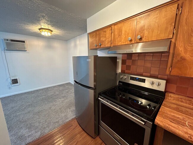 Interior Photo - 1104 West 7th Avenue Apartments