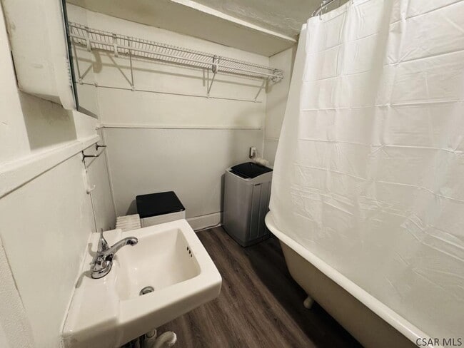 Building Photo - 195 D St