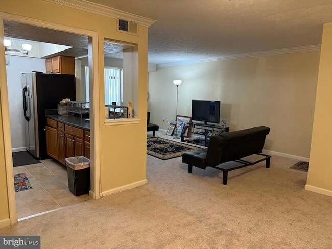 Building Photo - 7925 Mandan Rd