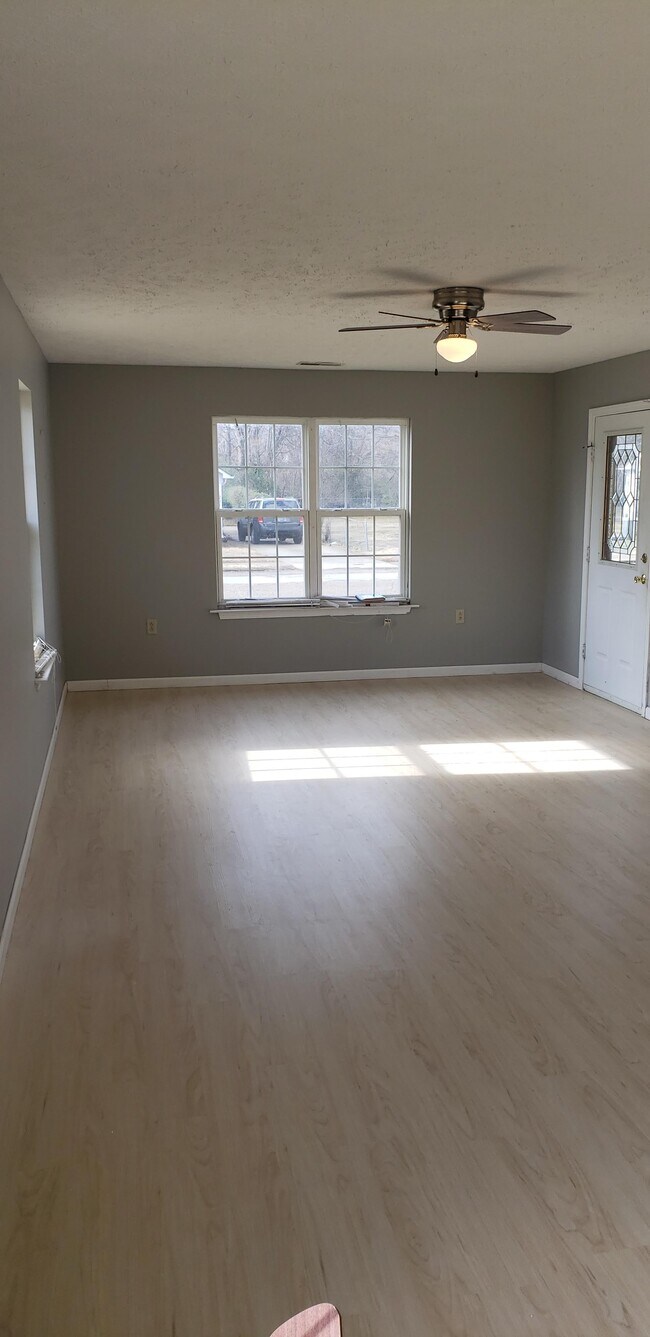 Building Photo - 220 Phillips St