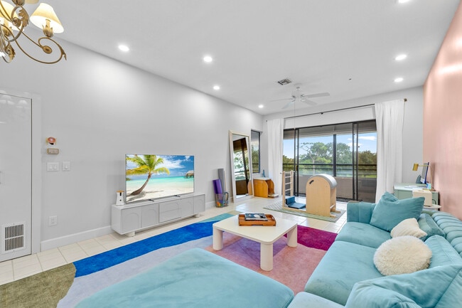 Building Photo - 7460 La Paz Blvd