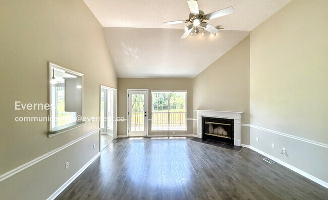 Building Photo - Spacious 3 Bedroom Home in Ooltewah / Deck...