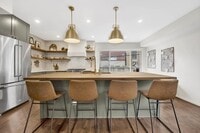 Building Photo - 3 bedroom in Chicago IL 60647