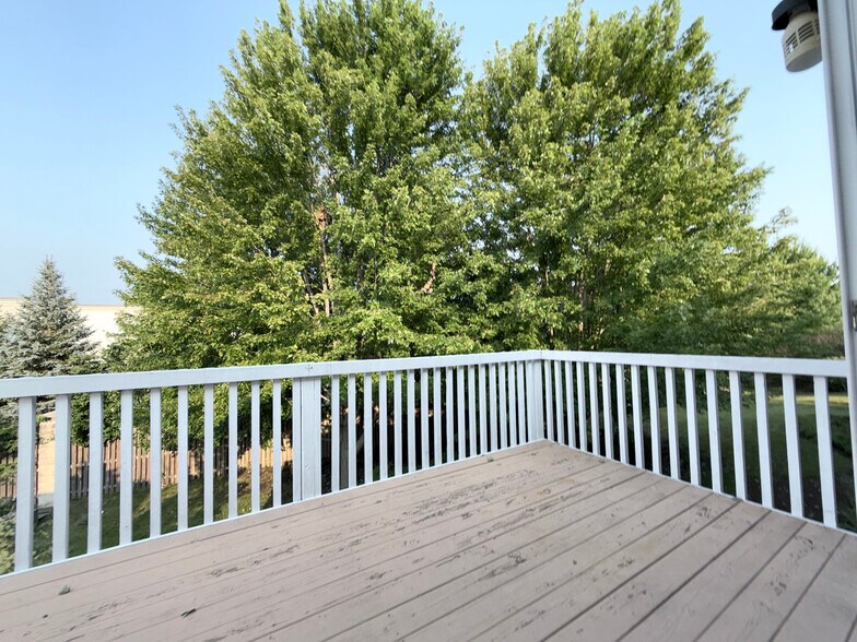 Building Photo - 1424 Westhampton Dr