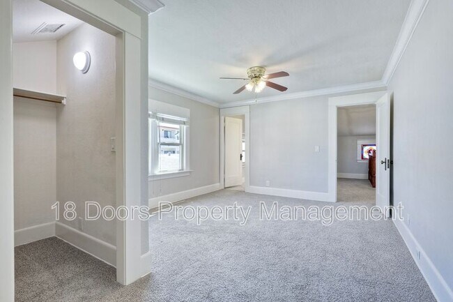 Building Photo - 4052 Albatross St