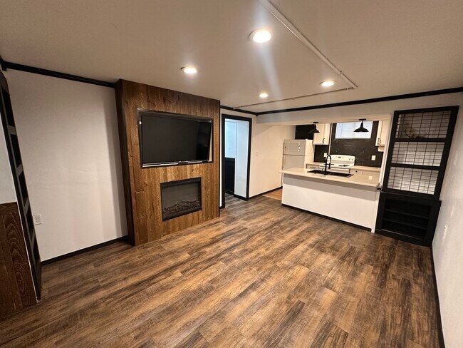 D - living room and kitchen - 800 Main St