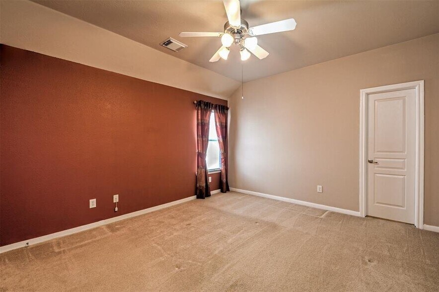Building Photo - 9322 Steam Springs Dr