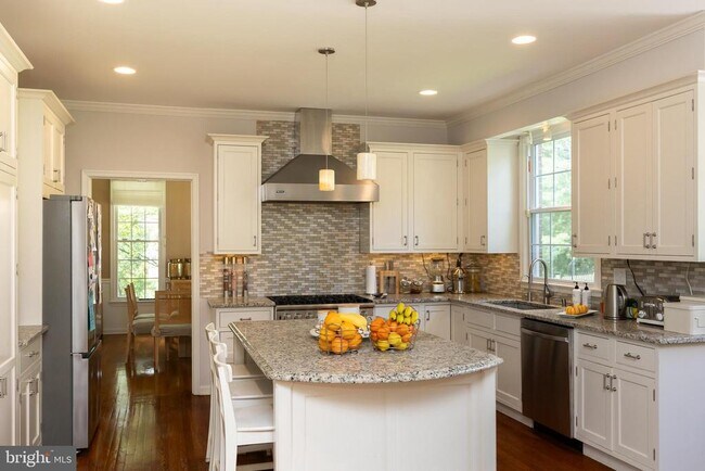 Building Photo - 8809 Saunders Ln