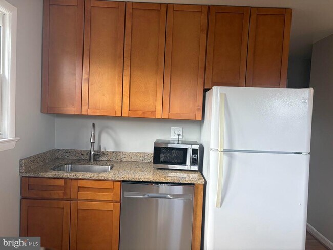 Building Photo - 6408 Winnepeg Rd