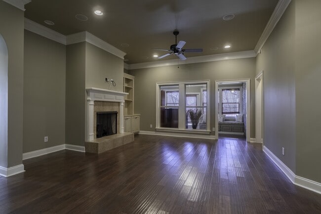 Building Photo - 5906 Amberwood Dr