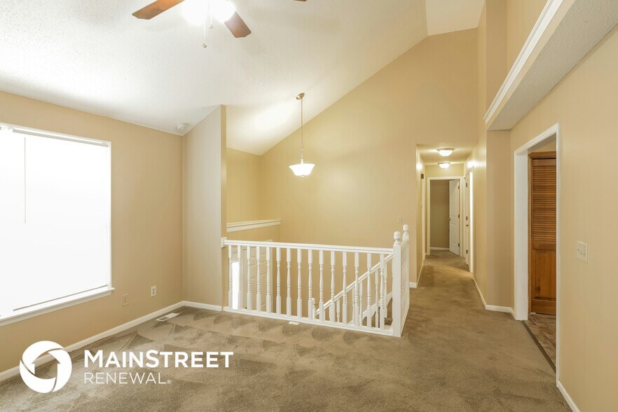 Building Photo - 525 Kenneth Ln