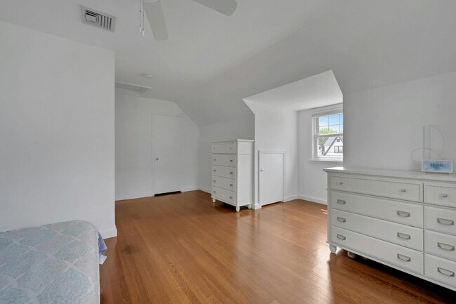 Building Photo - 87 Stebbins Ave