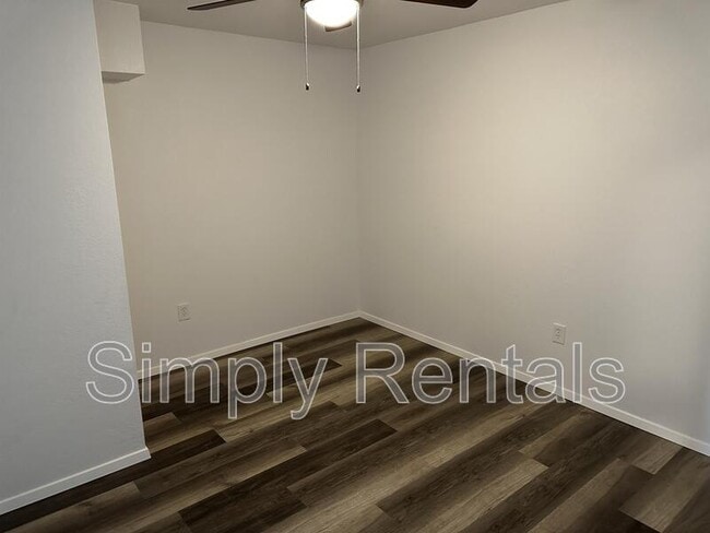 Building Photo - 1979 FM2649