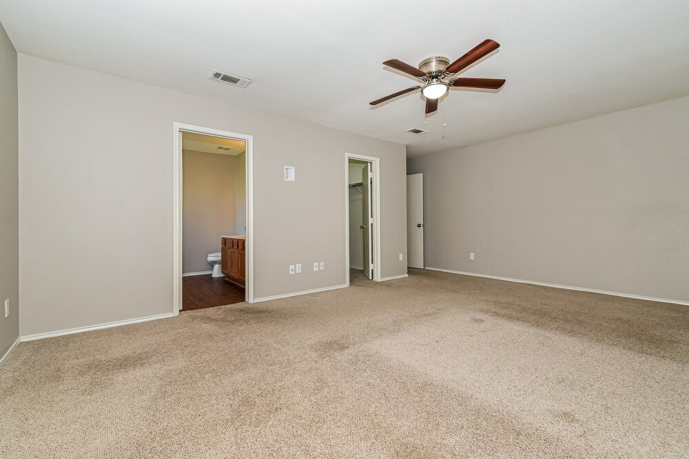 Building Photo - 3884 Pinebluff Ln