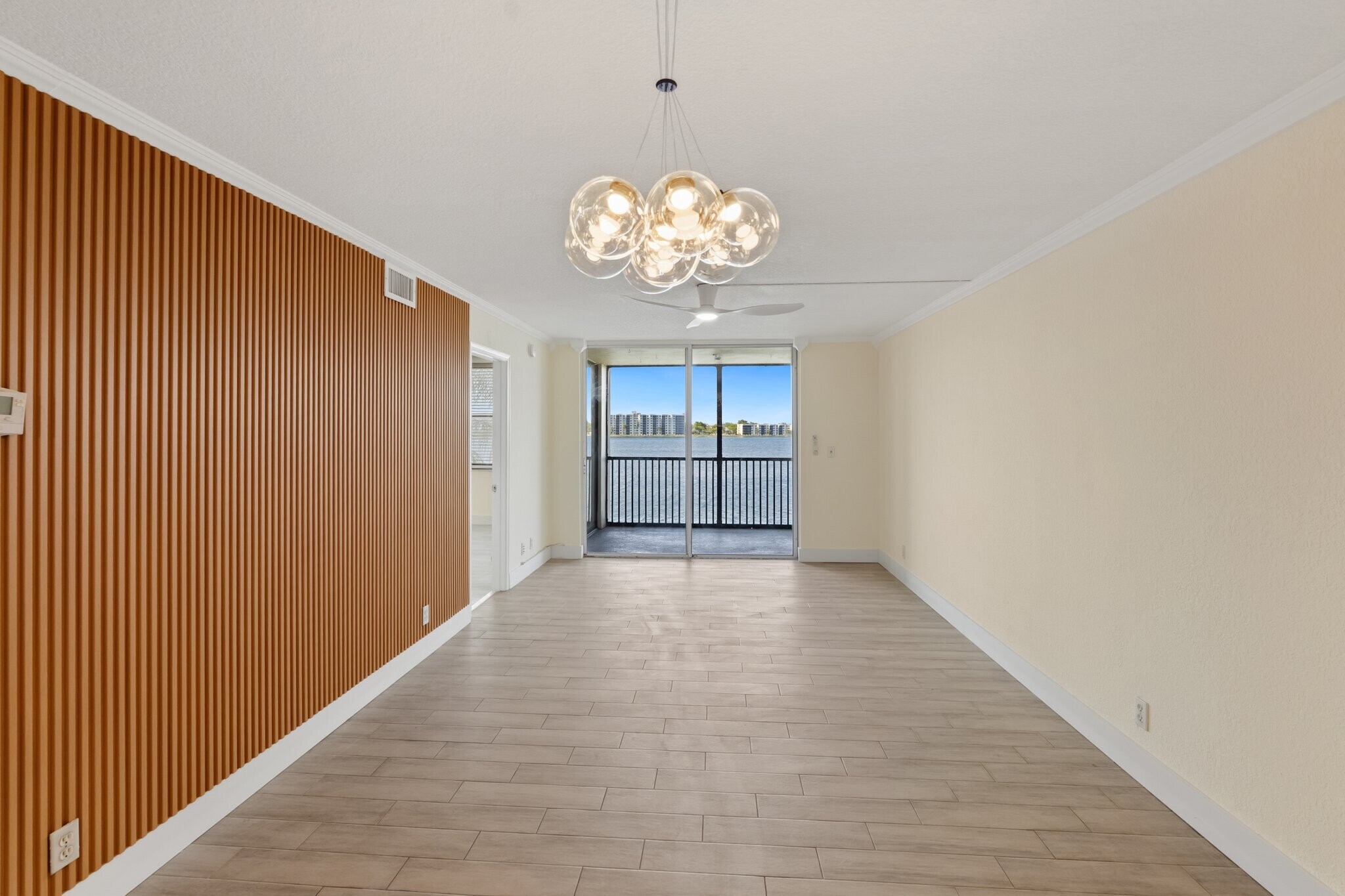 Building Photo - 115 Lake Emerald Dr