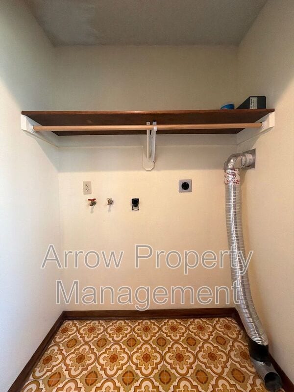 Building Photo - 5547 S 38th St