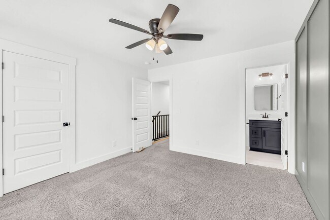 Building Photo - 358 Front Rdg Cir