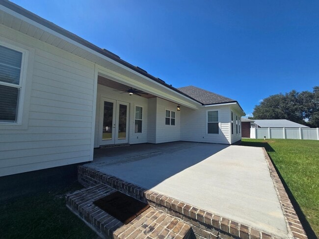 Building Photo - Beautiful 3-Bedroom, 3-Bath Home with Bonu...