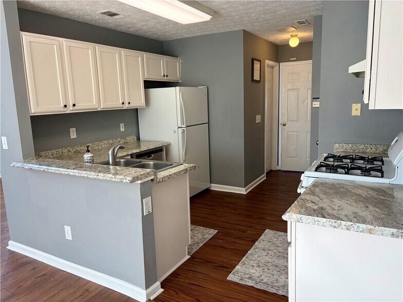 Building Photo - 510 Stanford Pl