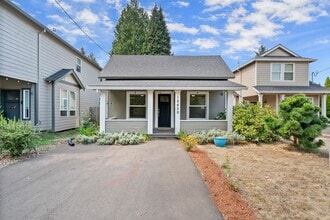 Building Photo - Charming 3 Bedroom/1 Bath Jennings Lodge home