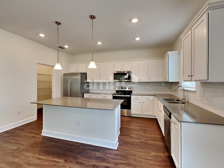 Building Photo - 1133 Walden Pond Dr