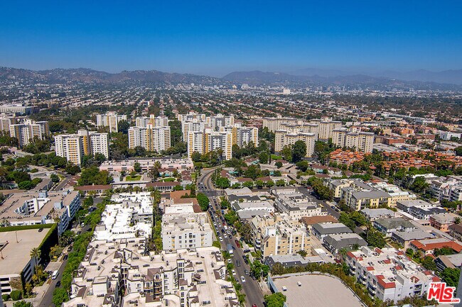 Building Photo - 735 Hauser Blvd
