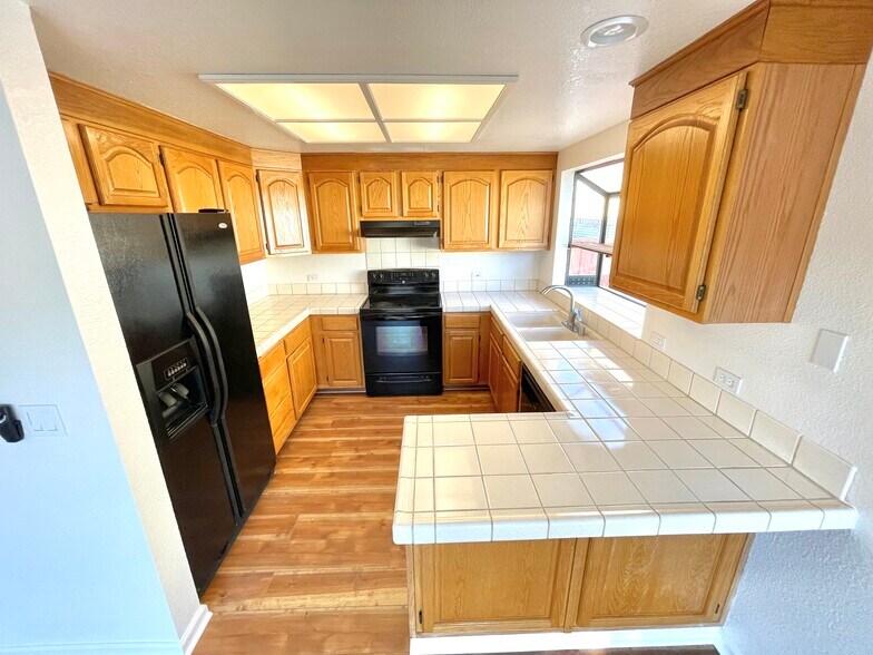 Building Photo - 63 Gazania Ter