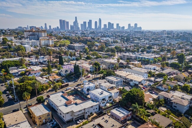 Building Photo - 705 Benton Wy