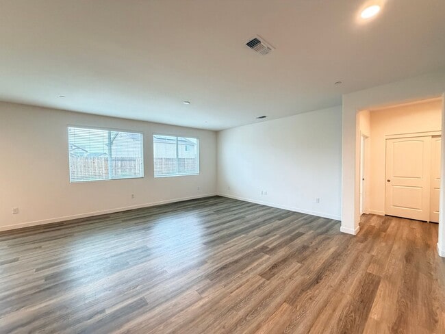 Building Photo - 1858 Morro Ct