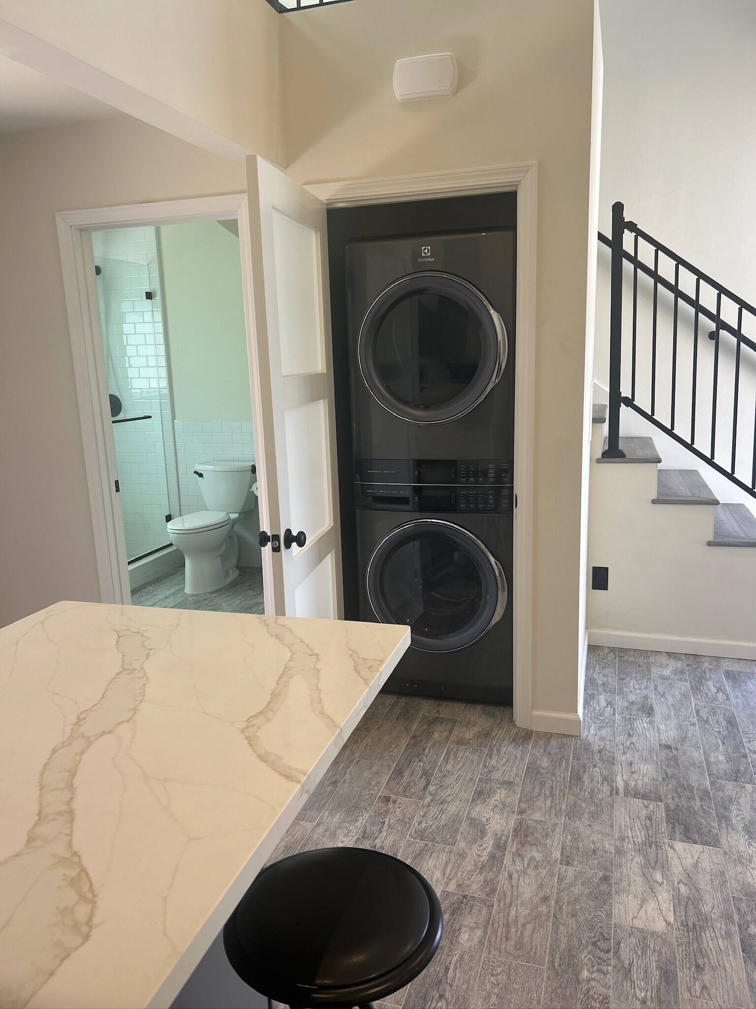 Building Photo - 222 Jackson St