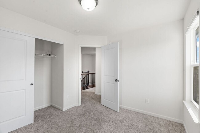 Building Photo - Charming 4-Bedroom Home in Prime St. Charl...