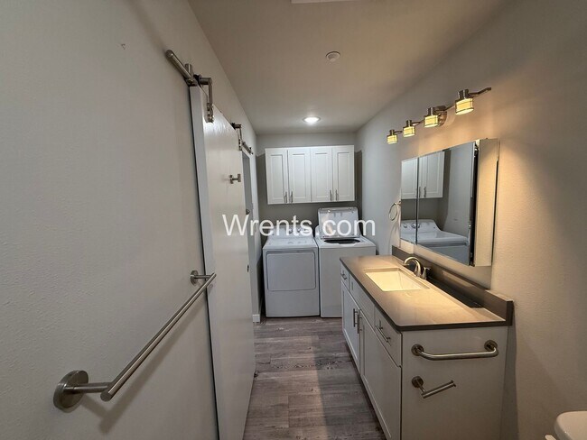 Building Photo - Charming 1 Bed / 1 Bath Apartment in Davenport, WA