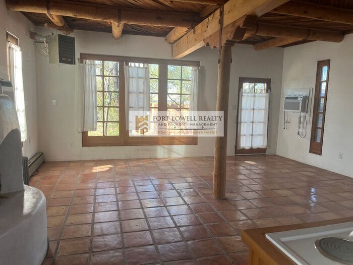 Building Photo - 2747 S Kinney Rd