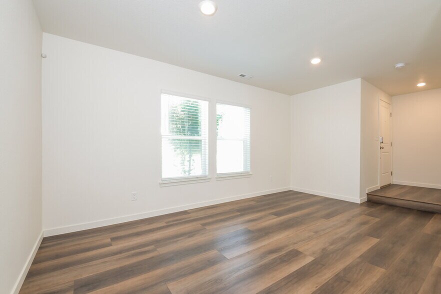 Building Photo - 4734 N Tower Ct
