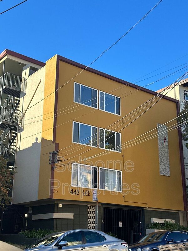 Building Photo - 443 Lee St
