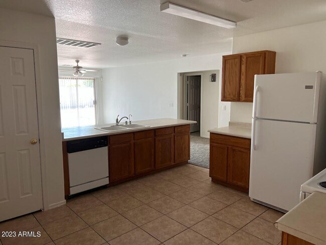 Building Photo - 3217 S 65th Dr