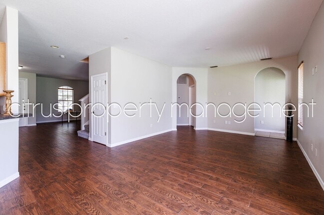 Building Photo - Spacious 4/3 in Independence Available Now!